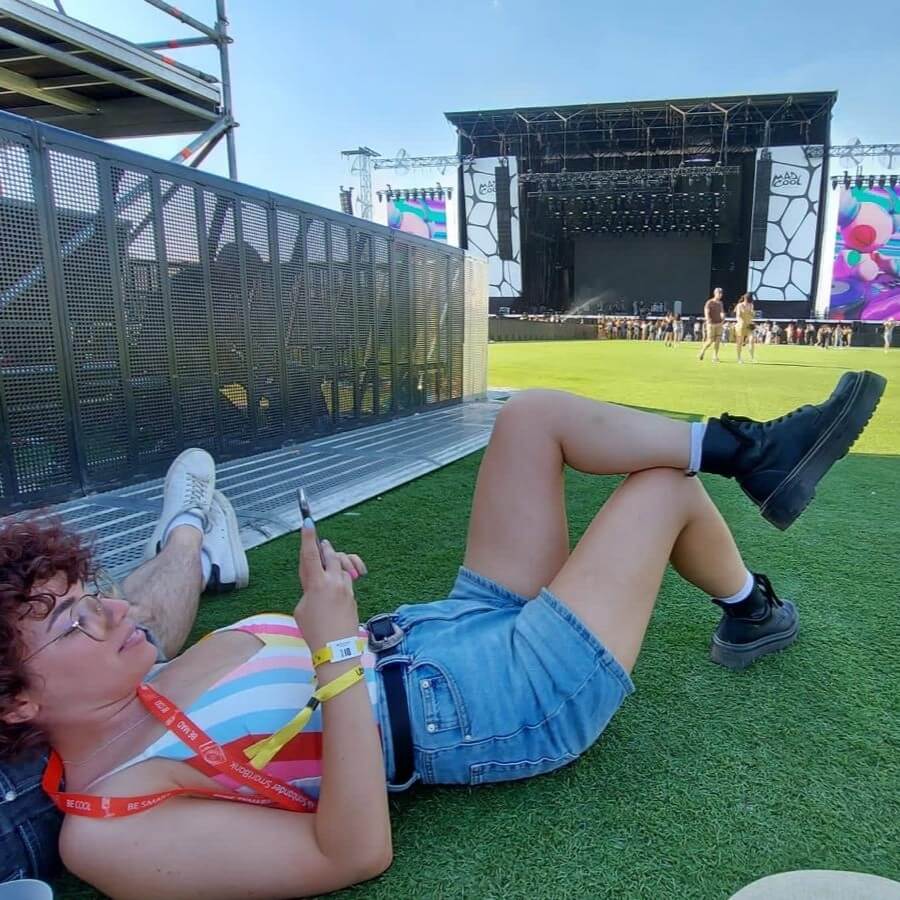 Salomé Padilla mentora de comunicación para marca personal en un concierto